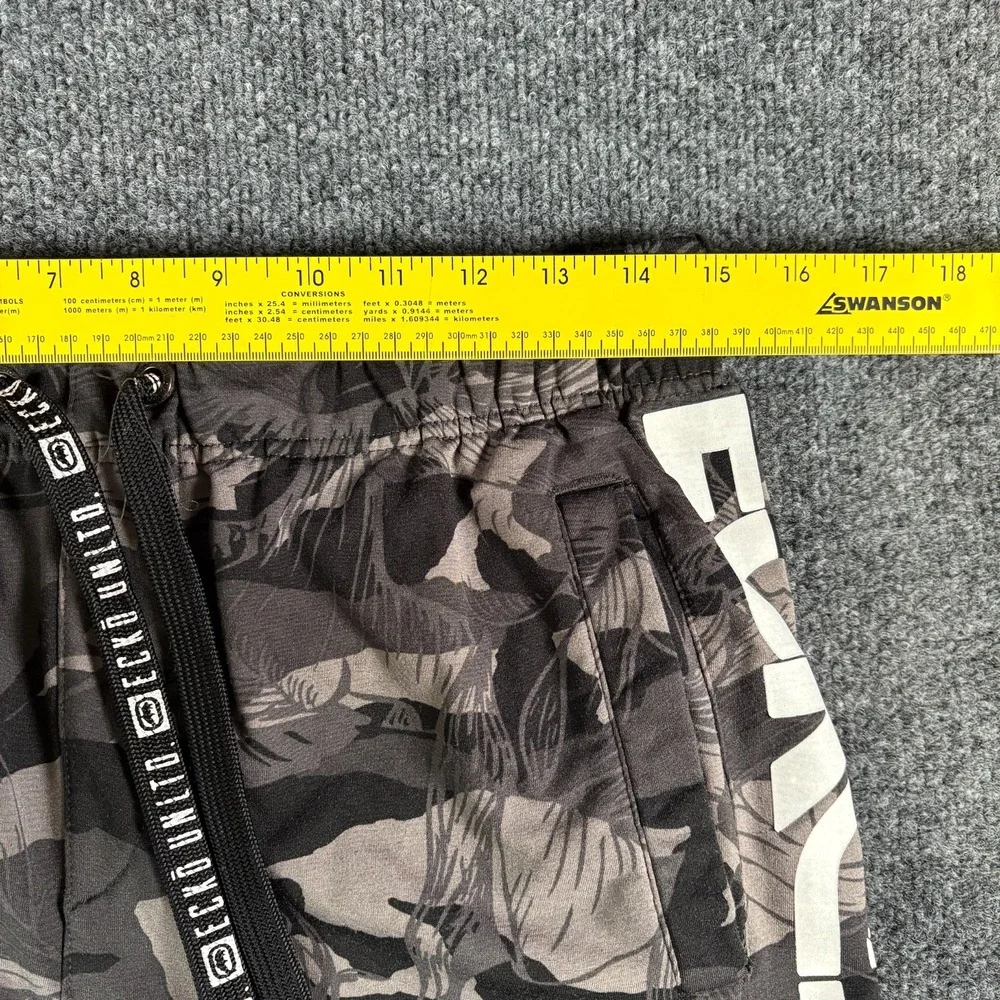 Ecko Unltd Sweats Shorts Mens M Camo Floral Print‎ Urban Fashion Athletic Wear